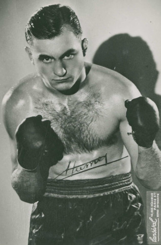 Portrait du boxeur [Charles Humez] : photographie noir et blanc.
