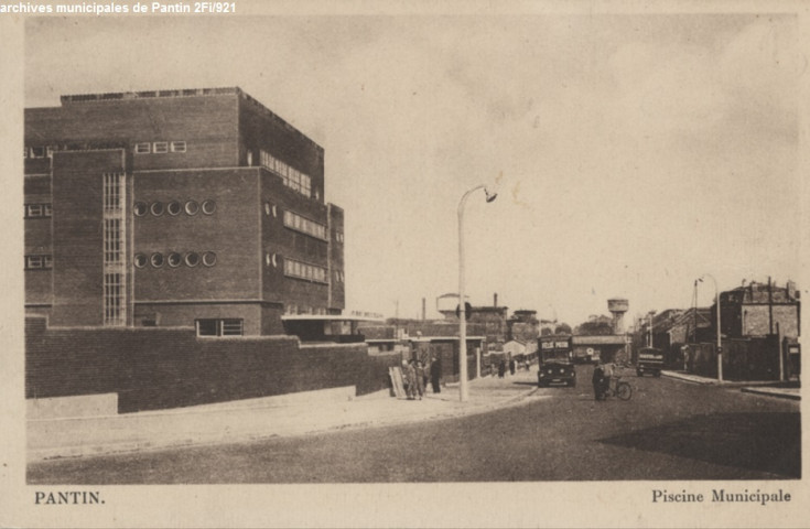 Pantin - Piscine municipale (château d'eau).