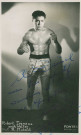 Portrait du boxeur Robert Tréméac poids welter : photographie noir et blanc.