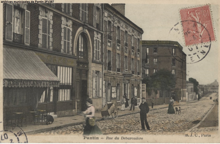 Pantin - Rue du Débarcadère (restaurant de la gare, gendarmerie).