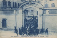 6832. Pantin - Manufacture des tabacs, sortie des ouvriers.