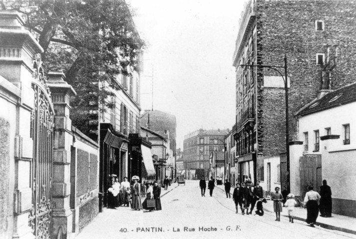Rue Hoche : reproduction d'une carte postale.