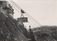 Le Revard - Après les émotions, l'arrivée de la benne (la Crémaillère).