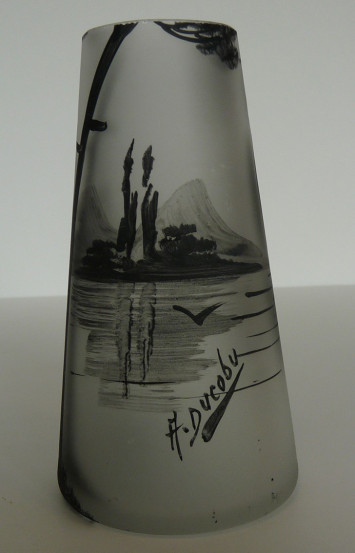 Petit vase à décor de paysage
