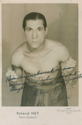 Portrait du boxeur Roland Ney de la team Maurice Guérault : photographie noir et blanc.