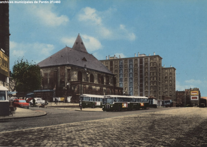 La place de l'Église (église Saint-Germain).