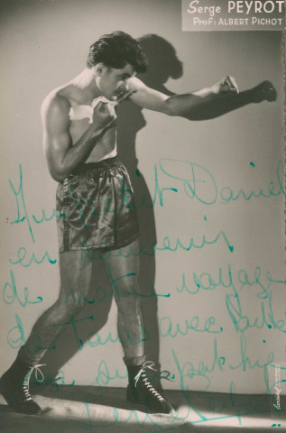 Portrait du boxeur Serge Peyrot : photographie noir et blanc.