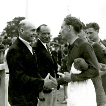 Paulin Cornet en juillet 1945, lors de la fête d'éducation physique - 3Fi774 Photographie de Paulin Cornet en juillet 1945, lors de la fête d'éducation physique