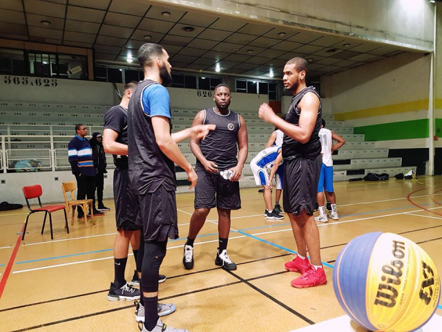 Basket-ball. - Championnat de Seine-Saint-Denis de basket 3x3, victoire de l'équipe : photographie (janvier 2020).