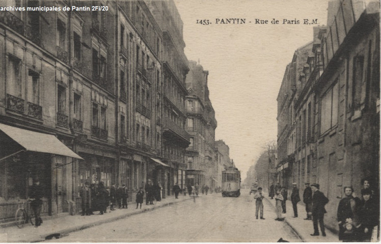 Rue de Paris.
