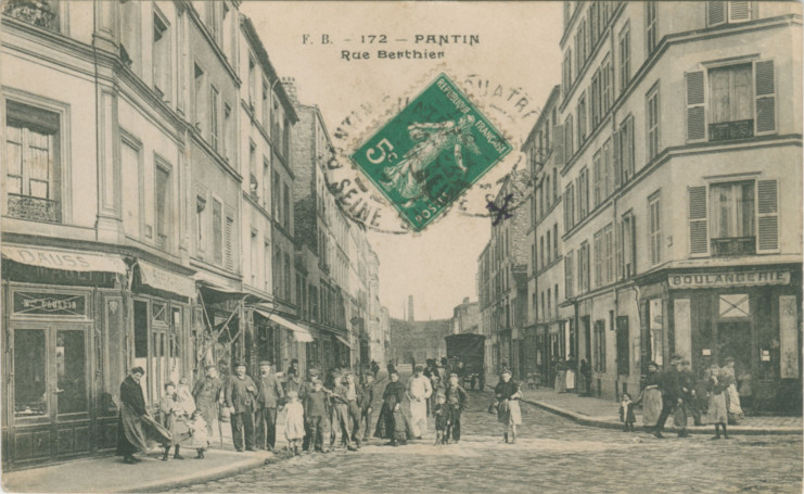 Carte postale de la rue au début du XXe siècle