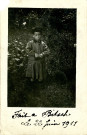 Portrait de Roger Hasenfratz en vacances à Bitche (Moselle) : photographie noir et blanc.