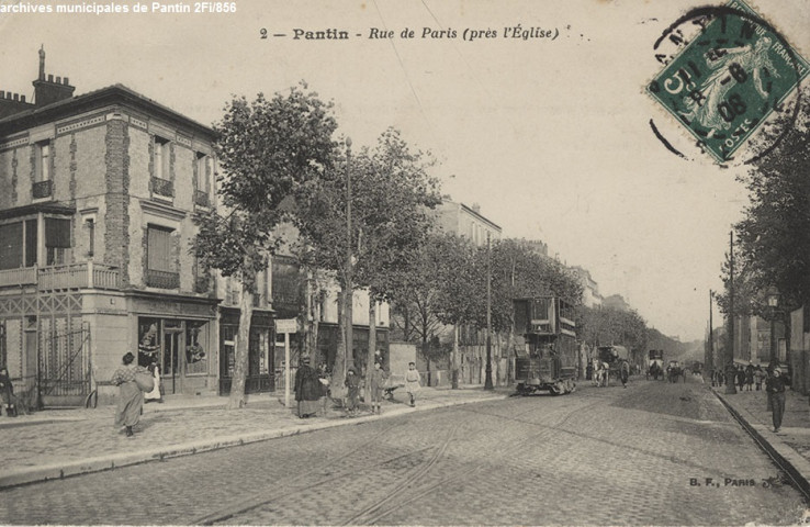 2. Pantin - Rue de Paris, près l'église (tramway).
