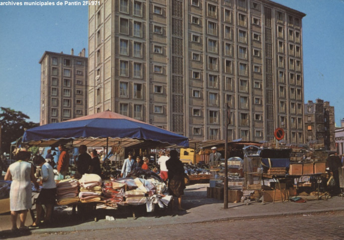 Le marché (immeubles Honneger, métropolitain).