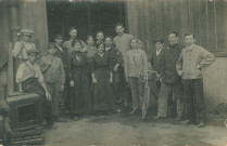 Portrait de groupe des employés de la société l'Abeille à Pantin.