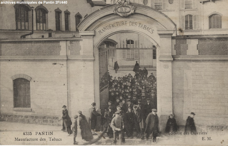 4335. Pantin - Manufacture des tabacs, sortie des ouvriers.