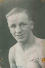 Portrait du boxeur Robert Lorrain : photographie noir et blanc.