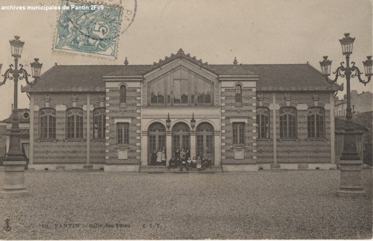 Salle des fêtes.