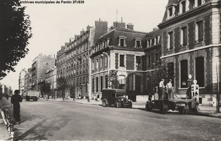 Rue de Paris - Banque de France (station essence).
