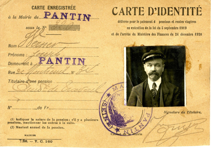 Délivrance d'une pension d'accident du travail à Joseph Werner [oncle maternel de Roger Hasenfratz] : carte d'identité avec photographie.