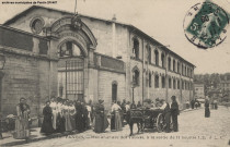 13. Pantin - Manufacture des tabacs à la sortie de 11 heures 30 (Courtois).