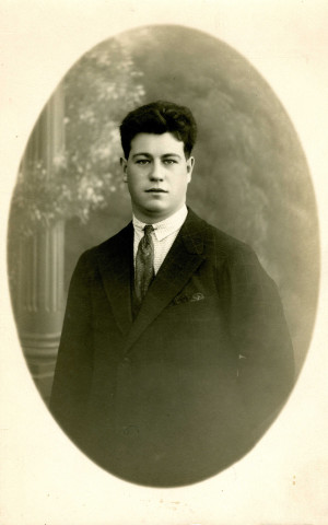 Portrait de Roger Hasenfratz : photographie noir et blanc.