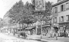 Rue de Paris : reproduction d'une carte postale.