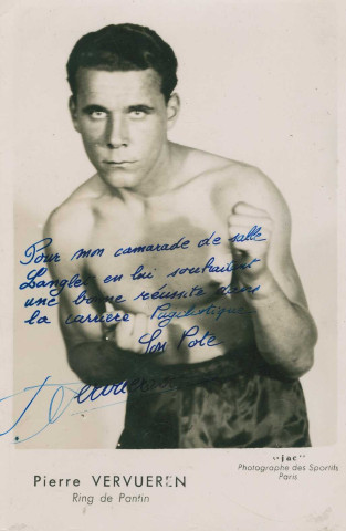 Portrait du boxeur Pierre Vervueren du Ring de Pantin : photographie noir et blanc.