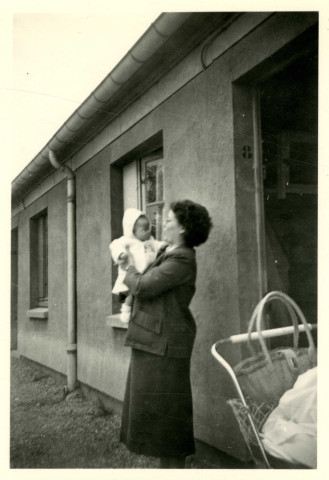 Portrait de Josiane Pillot : photographie en noir et blanc.