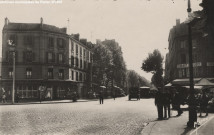 Le carrefour des Quatre-Routes (pharmacie, cabinet juridique).