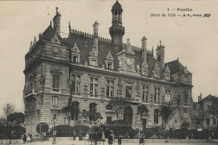 Carte postale de l'hôtel de ville au début du XXe siècle