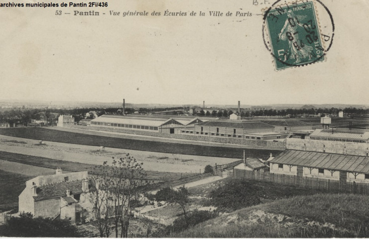 53. Pantin - Vue générale des écuries et de la ville de Paris.