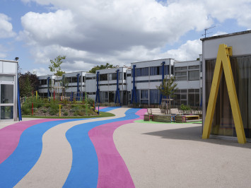 Le groupe scolaire lors de travaux en 2023 Photographie du groupe scolaire lors de travaux en 2023