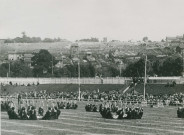 Fête d'éducation physique, mouvements d'ensemble : photographie noir et blanc.
