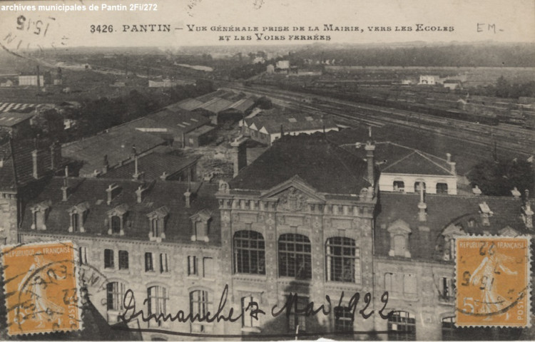3426. Pantin - Vue générale prise de la mairie, vers les écoles et les voies ferrées (école Sadi-Carnot).