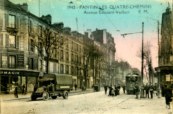 Avenue Édouard-Vaillant vue du carrefour des Quatre-Chemins.