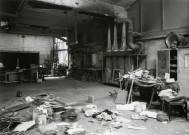 Usine Motobécane désaffectée, vue de l'intérieur : photographie noir et blanc.