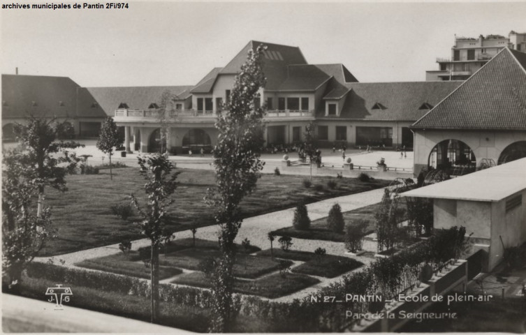 27. Pantin - École de Plein air. Parc de la Seigneurie.