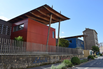 Façade de l'école Joséphine-Baker en 2025 Façade de l'école Joséphine-Baker en 2025