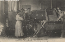 1532. Pantin - Manufacture des tabacs. Fabrication du scarfelati. Paquetage mécanique.