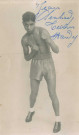 Portrait du boxeur Jean Senhadj : photographie noir et blanc.