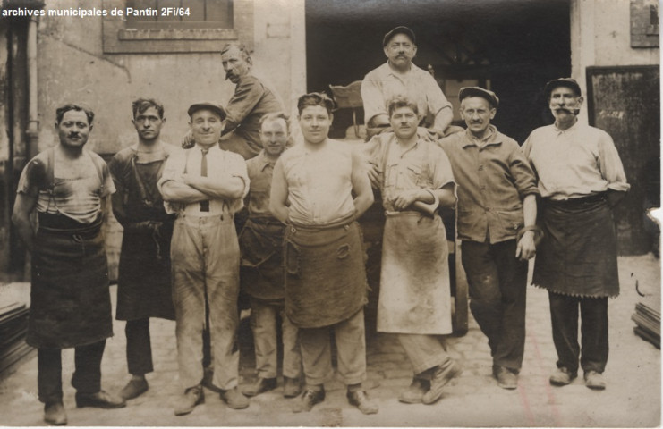 Groupe d'ouvriers.