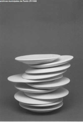 Au coin de la rue, reproduction d'une oeuvre de Ghislaine Vappereau. Exposition, Pavillon (2005).