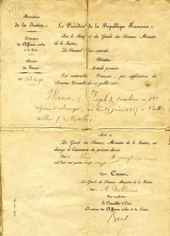 Naturalisation de Joseph Werner [oncle maternel de Roger Hasenfratz], tambour au premier régiment étranger : ampliation du décret du Président de la République.