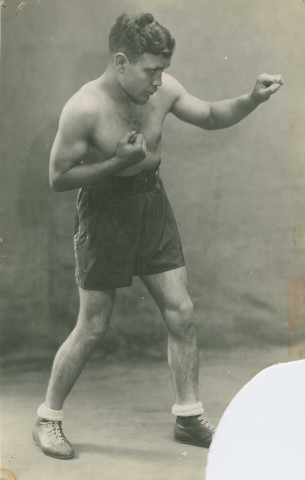 Portrait du boxeur Fred Dimacio : photographie noir et blanc.