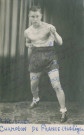 Portrait du boxeur [Adolphe] Neubauer, champion de France poids léger 1946 : photographie noir et blanc.