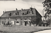 Colonie de vacances de la ville de Pantin à Saint-Martin-d'Ecublei - Les communs.