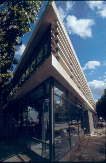 Façades de la maison de quartier des Courtillières Photographie des façades de la maison de quartier des Courtillières
