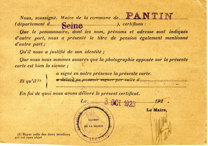 Délivrance d'une pension d'accident du travail à Joseph Werner [oncle maternel de Roger Hasenfratz] : carte d'identité avec photographie.