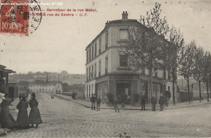 Pantin - Carrefour de la rue Méhul pris de la rue du Centre.